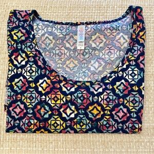 Gorgeous NWOT LuLaRoe Lynnae Scoop Neck Long Sleeve Top Fits Sizes 8 to 12